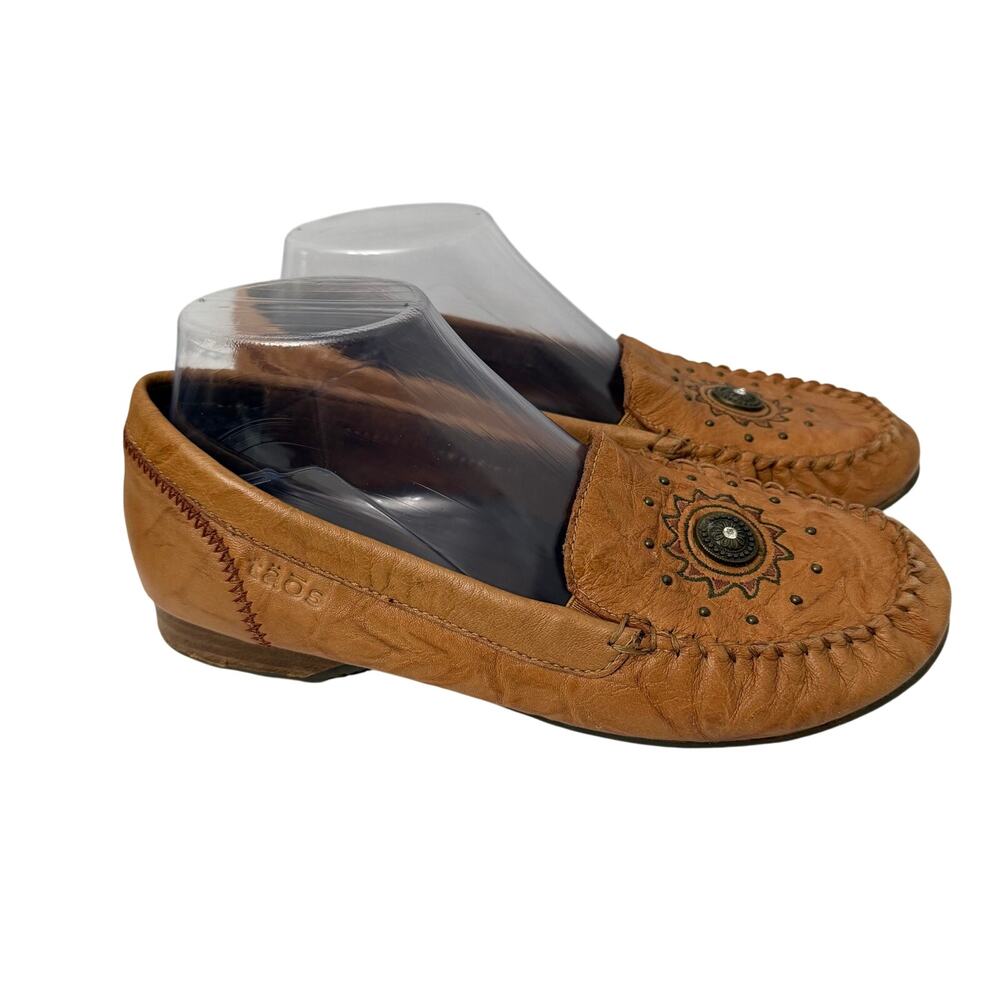 Taos Shoes Womens Sz 8 Sundial Brown Leather Slip On Moccasin Medallion Comfort